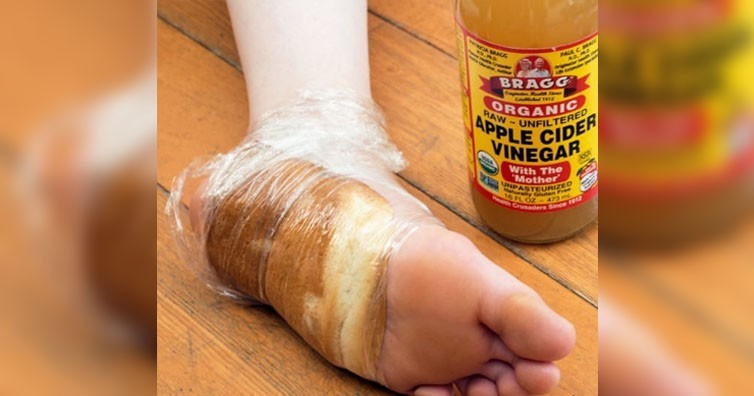 لف القدم بقطعة الخبز ومشاهدة النتائج في الصباح لف القدم بقطعة الخبز ومشاهدة النتائج في الصباح