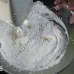 طريقة عمل البسبوسة التركي بالكريمة والفراولة