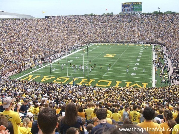 بالصور اكبر ١٠ ملعب في العالم