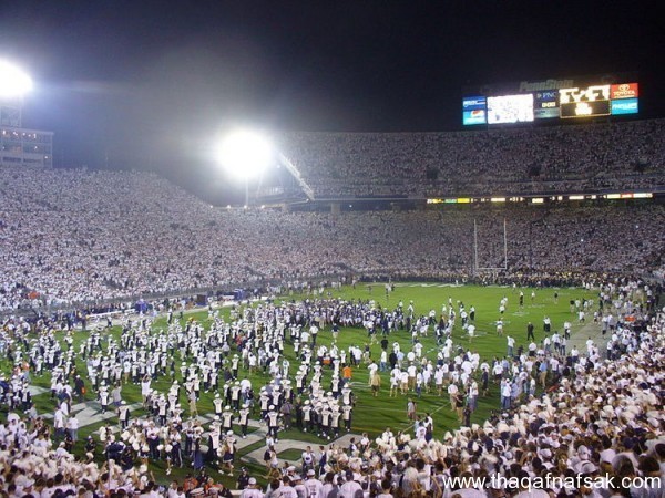 بالصور اكبر ١٠ ملعب في العالم