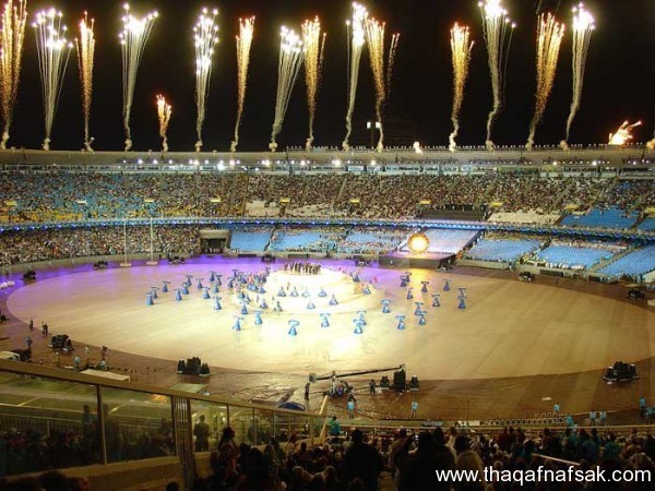 بالصور اكبر ١٠ ملعب في العالم