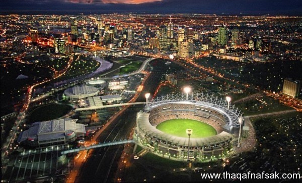 بالصور اكبر ١٠ ملعب في العالم