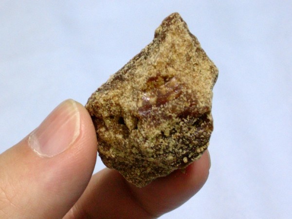 فوائد السكر الأسود ١٣ فائدة مهمة لجسمك