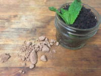 مقشر للجسم من النعناع و القهوة لعلاج السلوليت