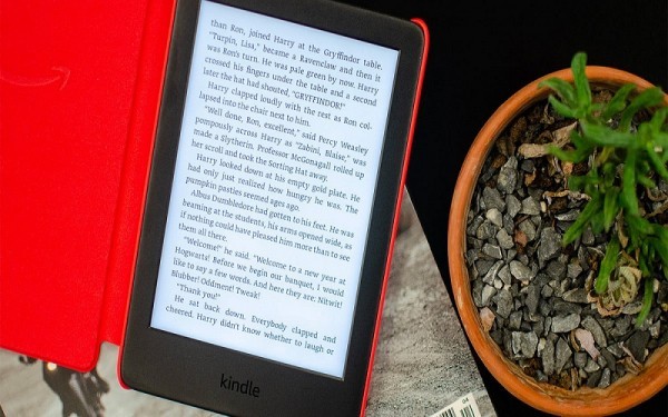 كيف تختار جهاز كيندل المناسب لك؟ سيغيّر من تجربة قراءة الكتب الإلكترونية كيف تختار جهاز كيندل المناسب لك؟ سيغيّر من تجربة قراءة الكتب الإلكترونية