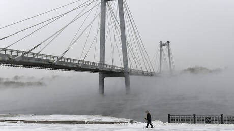 روسيا.. فرض نظام "السماء السوداء" في إحدى أكبر مدن سيبيريا