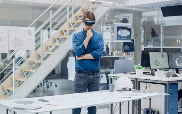 أبرز تطبيقات الواقع المعزز والافتراضي في عالم الأعمال