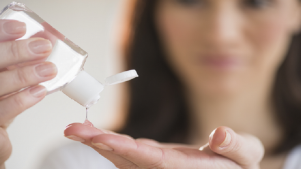 استخدام معقمات اليدين في الجائحة ينذر بمقاومة للمطهرات تشكل خطرا على البشر استخدام معقمات اليدين في الجائحة ينذر بمقاومة للمطهرات تشكل خطرا على البشر