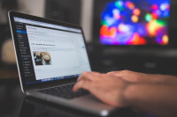 كيف تستطيع تحسين مهارات التدوين الخاصة بك وتصبح مدوناً أفضل؟