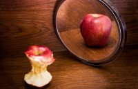 عشرة أفكار مشوهة يجب أن تطردها فورًا حتى لا تجعل حياتك بائسة! عشرة أفكار مشوهة يجب أن تطردها فورًا حتى لا تجعل حياتك بائسة!