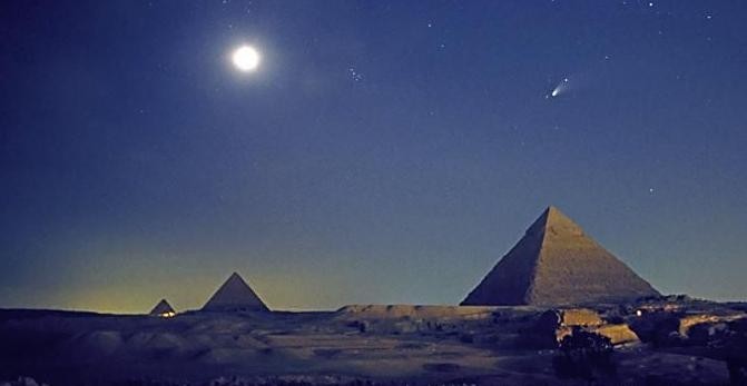 هل توصل الفيزيائيون إلى الحل السهل لبناء الأهرامات أخيراً؟!