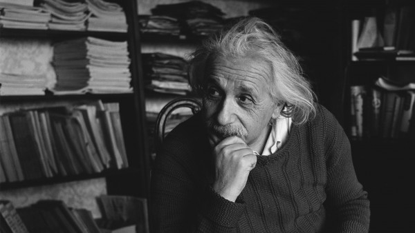خذ الحكمة من أفواه العلماء: 51 اقتباس من أقوال أينشتاين خذ الحكمة من أفواه العلماء: 51 اقتباس من أقوال أينشتاين