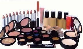 اضرار المكياج اليومي اضرار المكياج اليومي