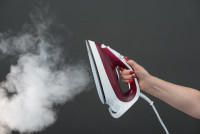 كيفية إزالة الصمغ عن الملابس كيفية إزالة الصمغ عن الملابس