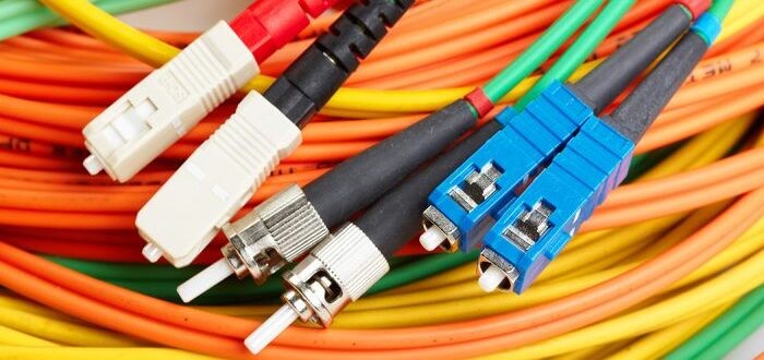 أنواع كابلات الألياف الضوئية .. والفرق بين single mode و multimode