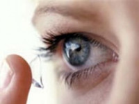 اضرار العدسات اللاصقة ونصائح لإستعمالها