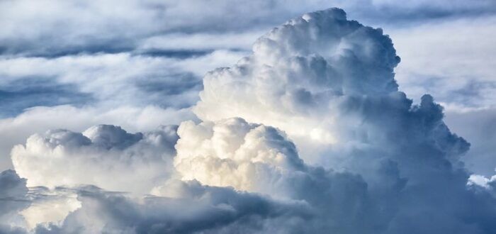 نوع من الغيوم أكثر ارتفاعآ عن سطح الأرض