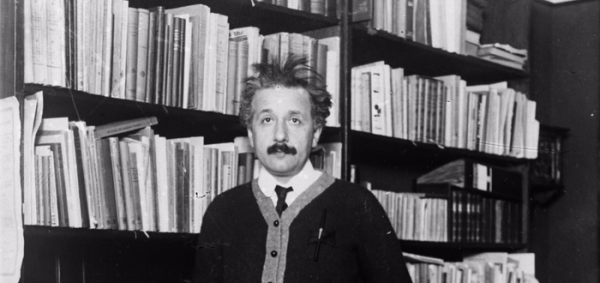 ما هي معادلة أينشتاين التي لم تحل