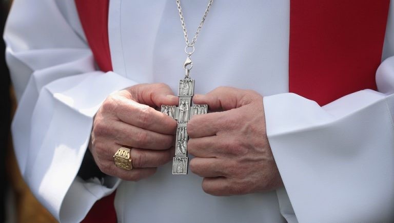 الفرق بين الأرثوذكس والكاثوليك والبروتستانت