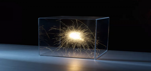 تعريف القوة الكهروستاتيكية وتطبيقاتها