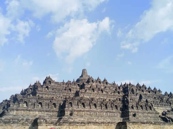 ما تشتهر به إندونيسيا