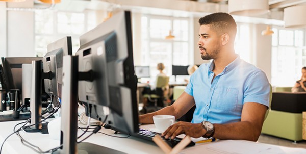 الفرق بين تصميم مواقع الويب وتطوير مواقع الويب