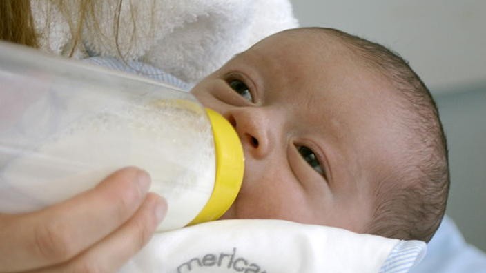 من ماذا يصنع حليب الأطفال
