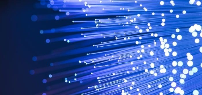 الفرق بين الالياف الضوئية والالياف البصرية