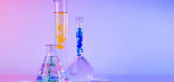 أمثلة التفاعلات الكيميائية في الحياة اليومية