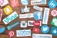تعبير عن مواقع التواصل الاجتماعي تعبير عن مواقع التواصل الاجتماعي