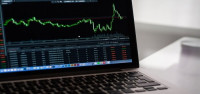 الفرق بين الاسهم النقدية والاسهم العينية