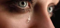 ماذا يعني البكاء في المنام على شخص حي
