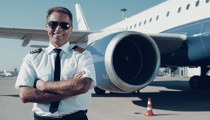 وظيفة الطيار التجاري