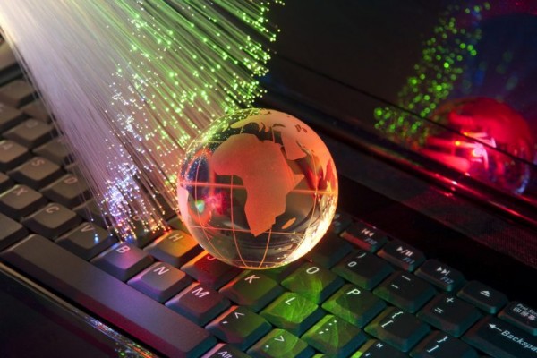 أين يقع مركز الإنترنت في العالم