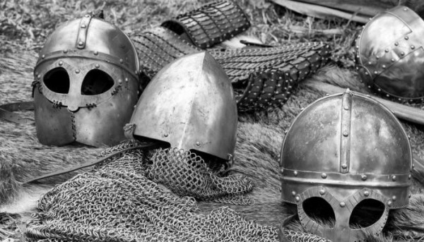 اول من صنع الدروع اول من صنع الدروع