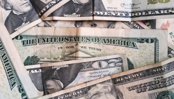 بداية ظهور الدولار