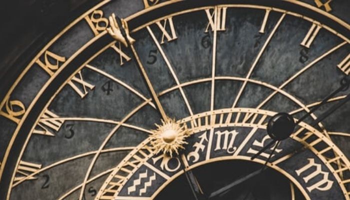 مراحل تطور الساعات عبر الزمن مراحل تطور الساعات عبر الزمن
