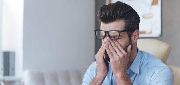أسباب ألم العين عند تحريكها أسباب ألم العين عند تحريكها