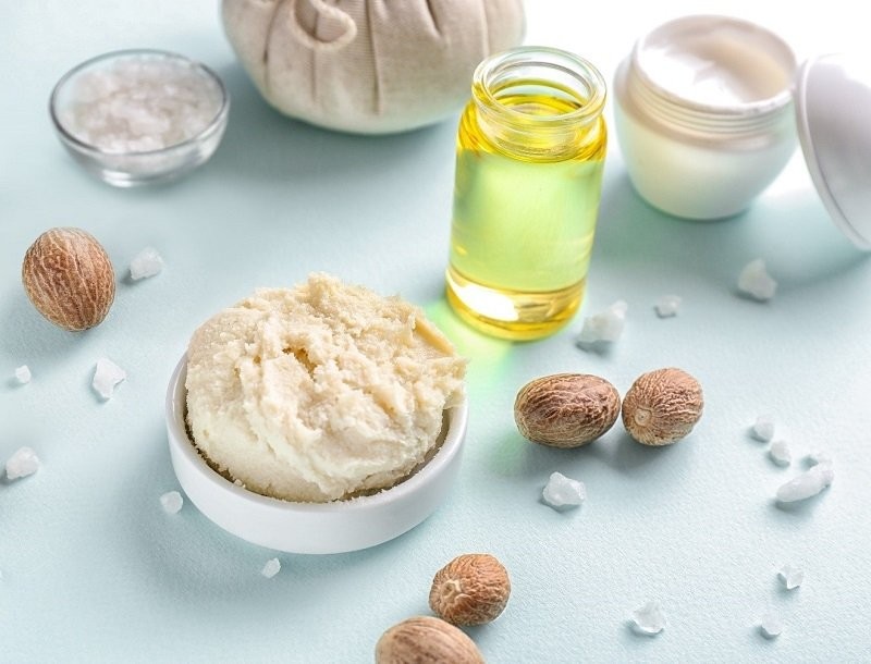 كيف تعالجين مشكلة تطاير الشعر؟