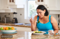 أنواع اضطراب الأكل أسبابه والعلاج أنواع اضطراب الأكل أسبابه والعلاج