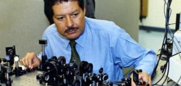 ماذا اخترع أحمد زويل ماذا اخترع أحمد زويل