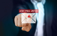 تجعلك تبدو ضعيفًا: عبارات يجب الابتعاد عنها في رسائل البريد الإلكتروني تجعلك تبدو ضعيفًا: عبارات يجب الابتعاد عنها في رسائل البريد الإلكتروني