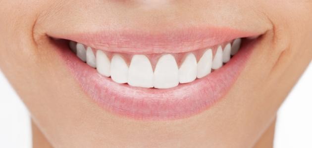 أعشاب لتبييض الأسنان