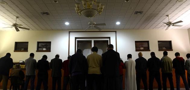 كيفية الصلاة وراء الإمام كيفية الصلاة وراء الإمام