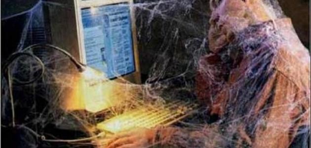 كيف يمكن تجنب سلبيات الإنترنت كيف يمكن تجنب سلبيات الإنترنت