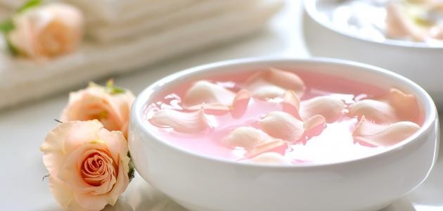 فوائد شرب ماء الورد على الريق فوائد شرب ماء الورد على الريق