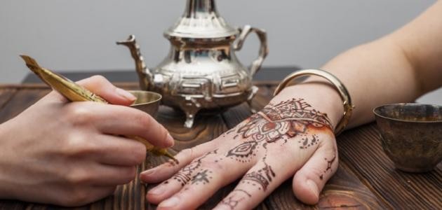 طريقة عمل الحناء لليد طريقة عمل الحناء لليد
