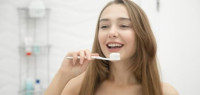 كيف يتم تنظيف الأسنان كيف يتم تنظيف الأسنان